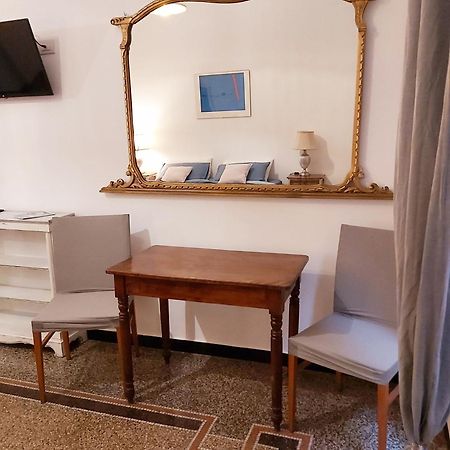 Central Chic Apartment جنوة المظهر الخارجي الصورة
