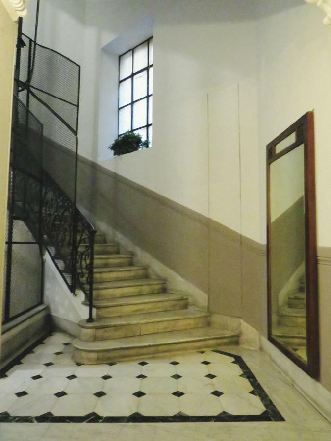 Central Chic Apartment جنوة المظهر الخارجي الصورة