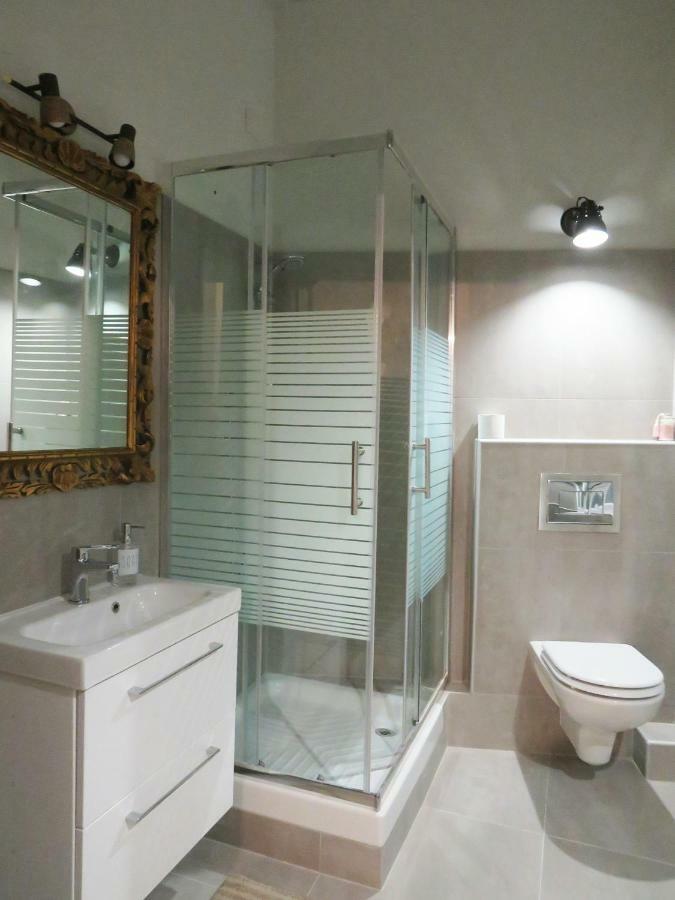 Central Chic Apartment جنوة المظهر الخارجي الصورة
